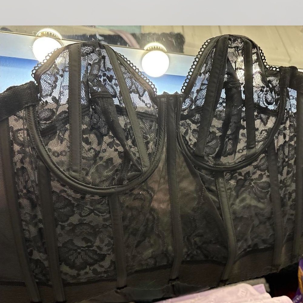 Intricate Black Lace Bustier with Structured Design